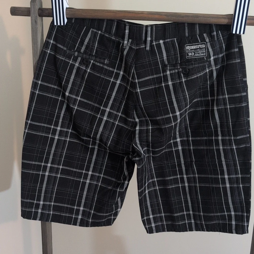 Ripzone | Black and Gray Plaid Men's Shorts - Picture 7 of 15